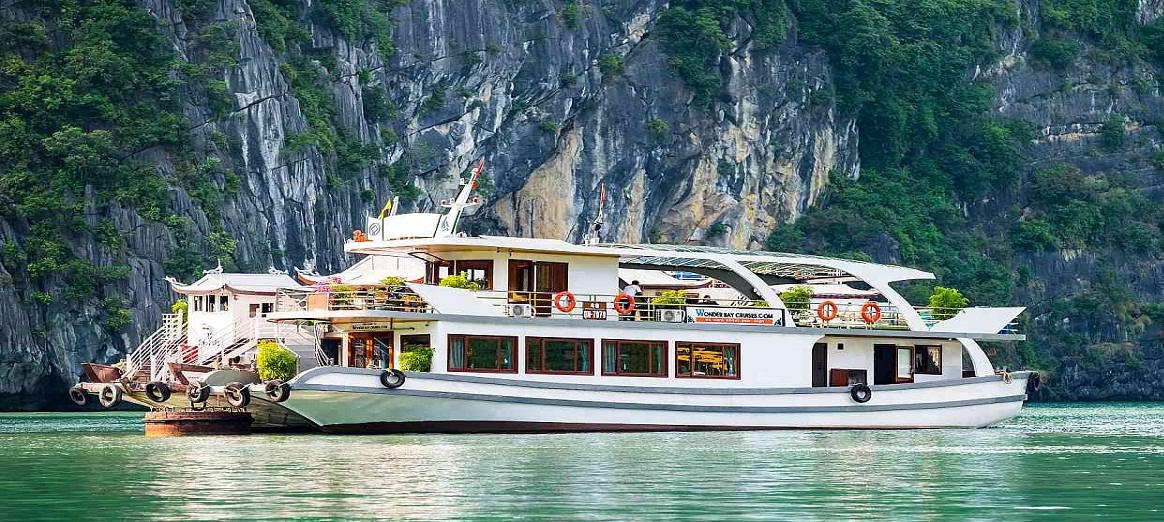 Wonder bay Luxury cruise Halong bay
